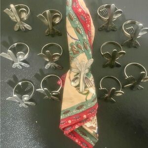Chic Silver Napkin Ring Set